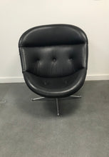 Load image into Gallery viewer, Vintage mid century 70s swivel egg chair
