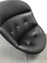 Load image into Gallery viewer, Vintage mid century 70s swivel egg chair
